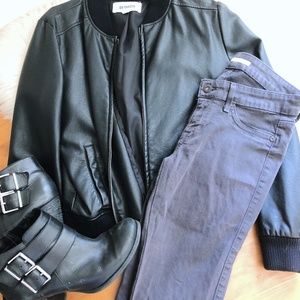 • r i c h & s k i n n y g r e y j e a n s •